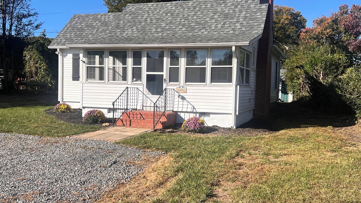 Fairview Beach Cottage | Charming Cottage with Potomac River Views