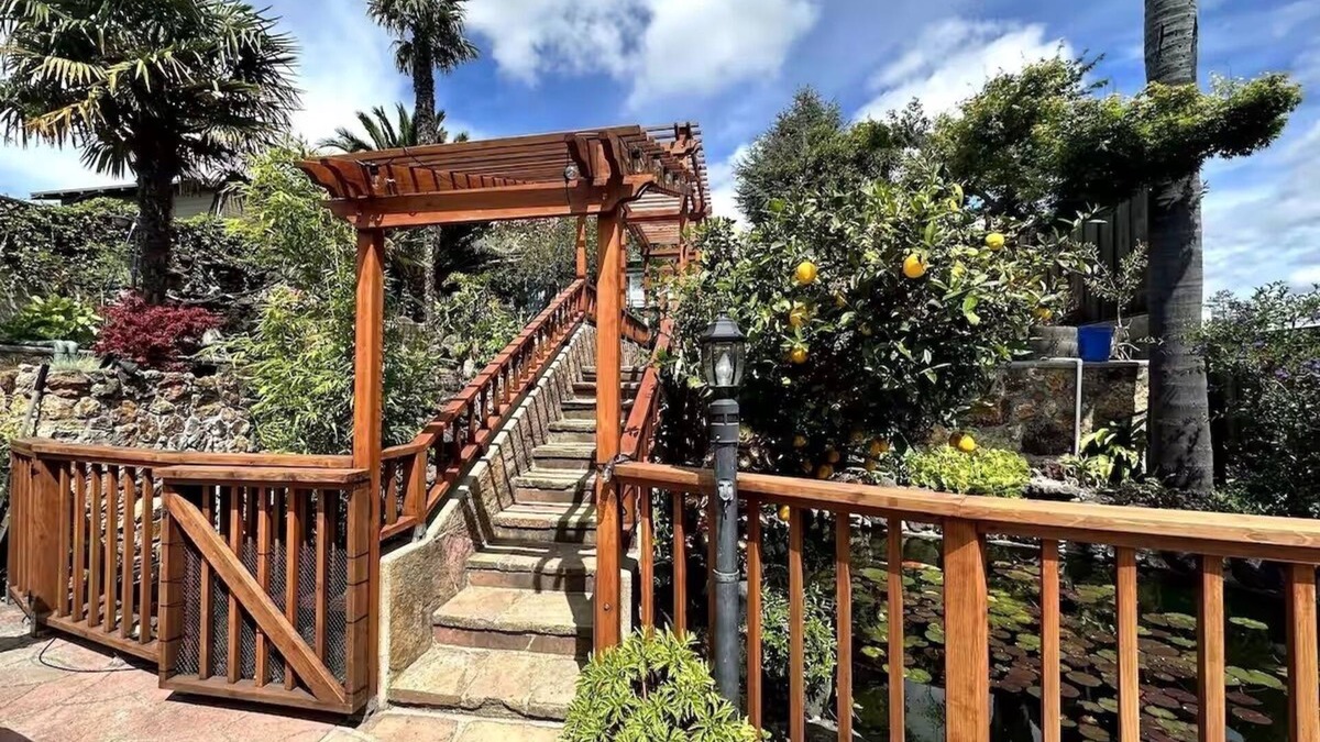 Castro Valley Cottage | Charming cottage with Koi Pond