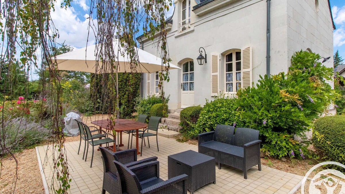 La Menitre Cottage | Charming Cottage with Heated Pool, Near Loire River, 2BR, Wi-Fi, Parking