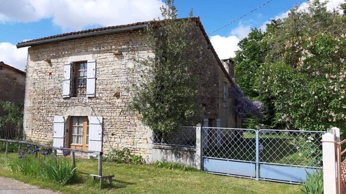 Les Adjots Cottage | Charming cottage with all the comforts of home in Les Adjots