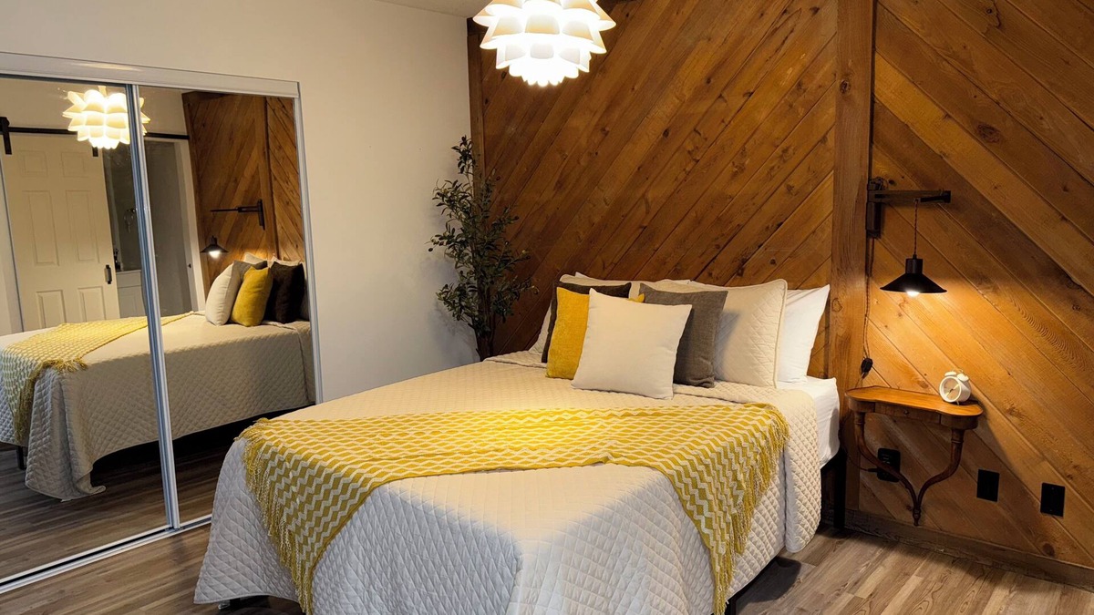 Lutz Cottage | Charming cottage with AC in lovely Lutz, 5min from The Tampa Outlets & much more