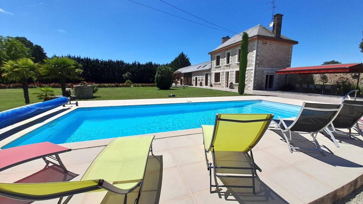 Archigny Apartment | Charming Cottage with Heated Pool, Terrace, and BBQ in Archigny