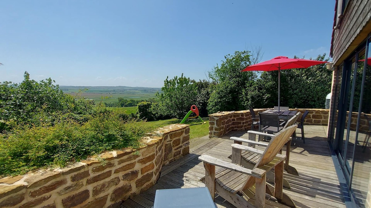 Bazinghen House | Charming cottage with a beautiful view, facing south and not overlooked