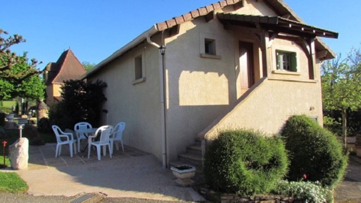 Le Bugue Cottage | Charming Cottage with Shared Heated Pool, Near Bugue, Dordogne