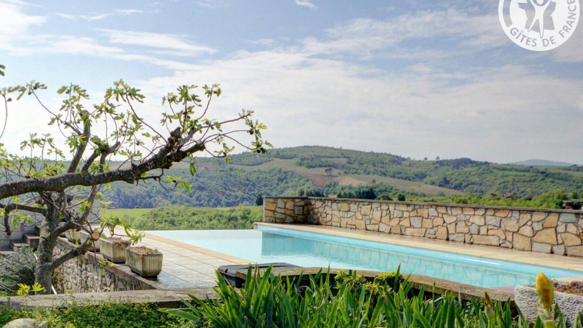 Malleval Apartment | Charming cottage with pool and wifi in the vineyards