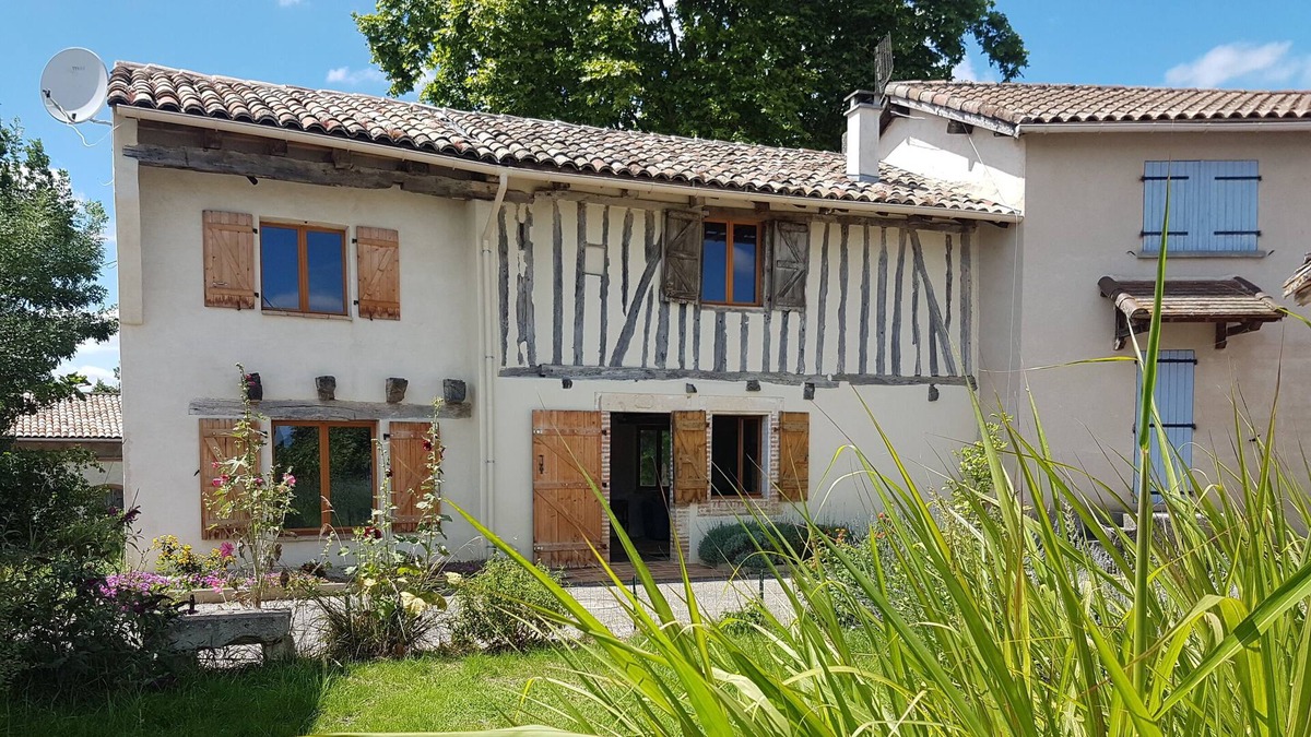 Molieres House | Charming Cottage with great views near swimming lake with beach & nature setting