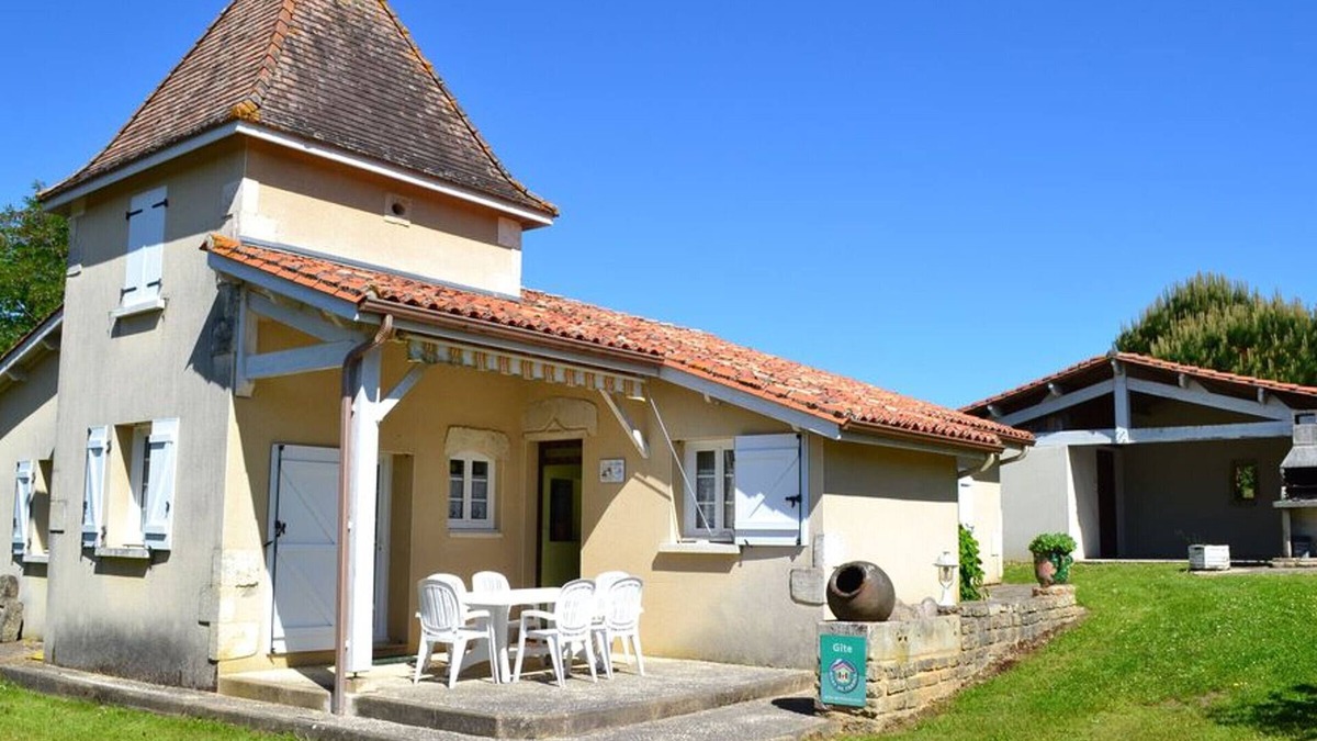 Yviers Cottage | Charming cottage with private pool, WiFi and nature setting