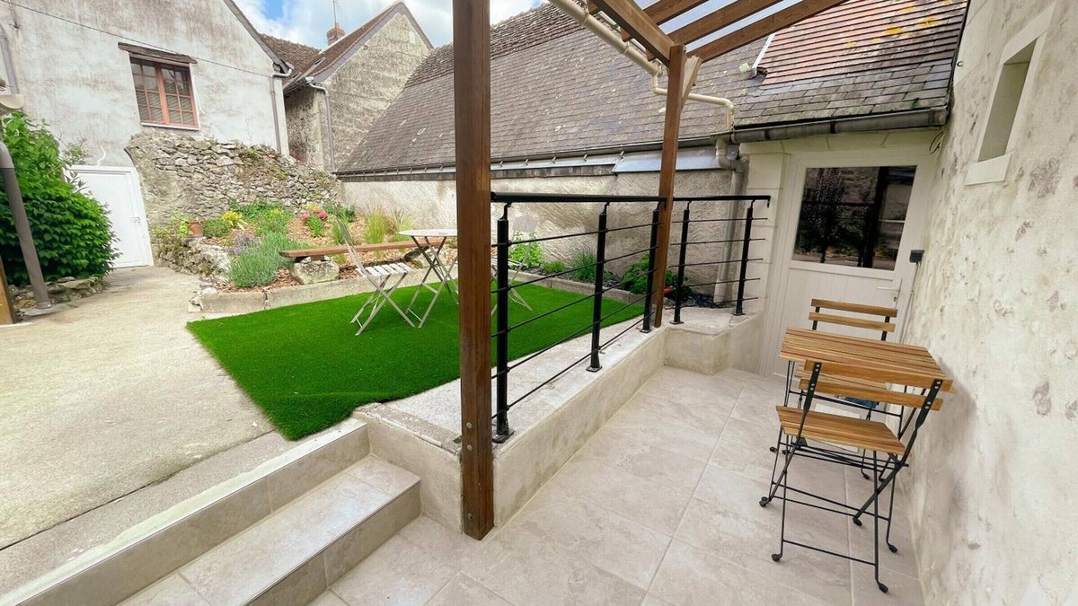 Villandry Cottage | Charming Cottage with AC, Enclosed Garden, and Secure Garage near Villandry Castle