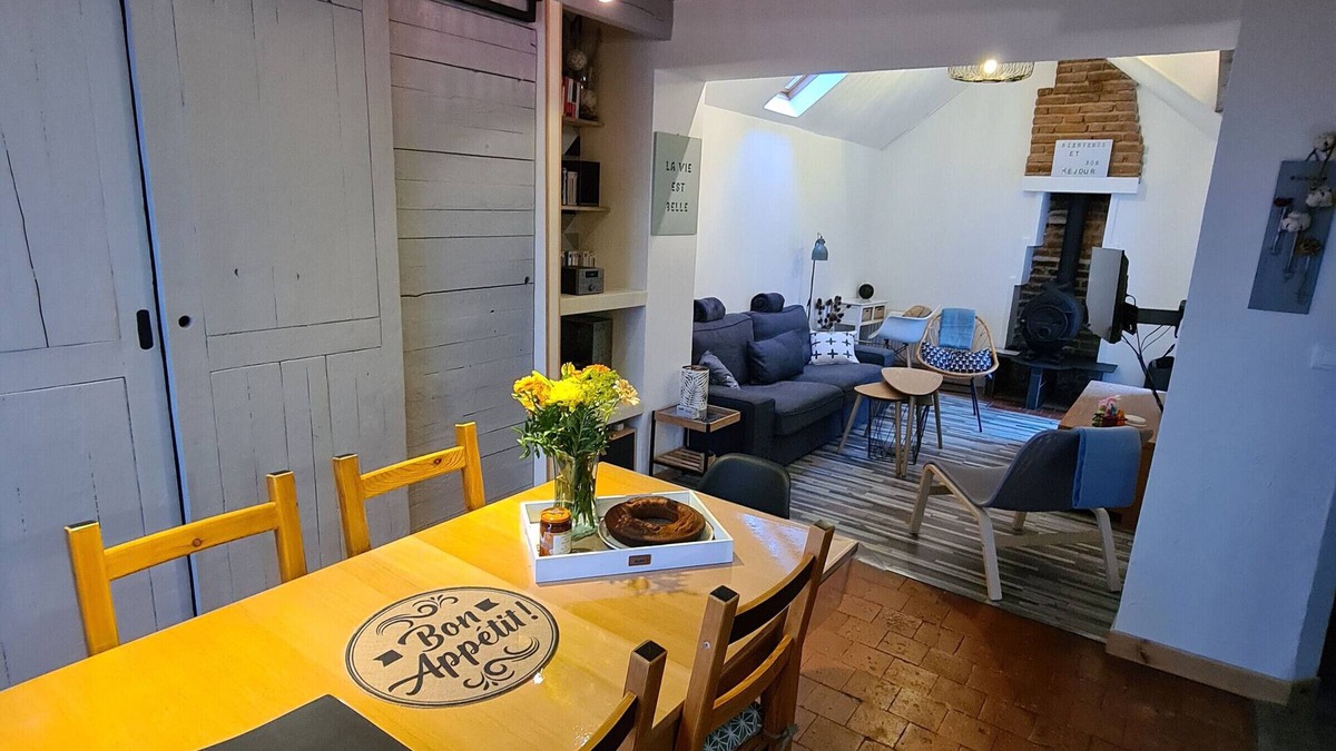Sigloy Cottage | Charming Cottage with Garden in Loire, Near Châteaux, Pets Welcome