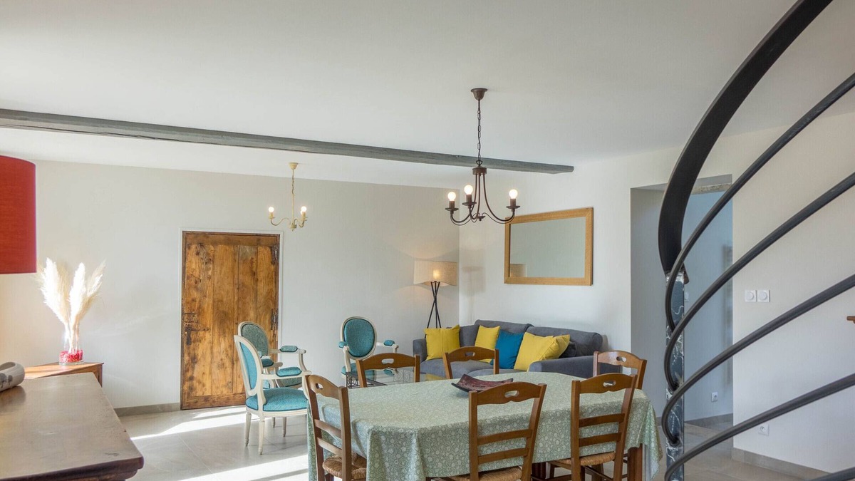 Darvoy Cottage | Charming Cottage with Heated Pool near Loire Castles and Cycling Routes
