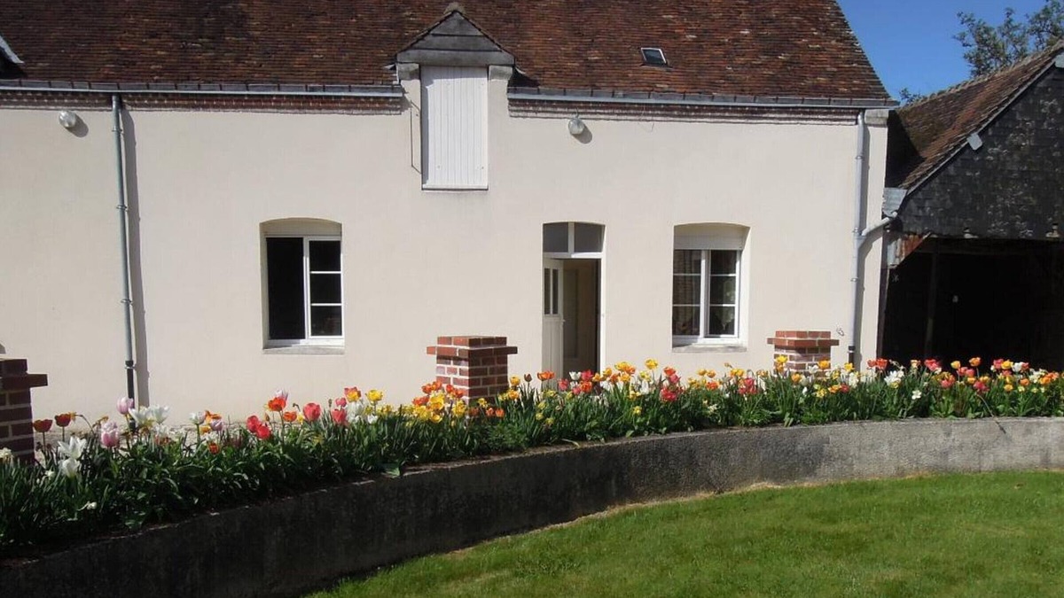 Danze Cottage | Charming Cottage with Heated Pool, Tennis, and Nearby Attractions in Danzé