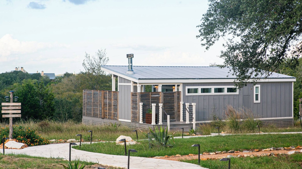 Kyle Hotel | Charming cottage with private pool & hot tub