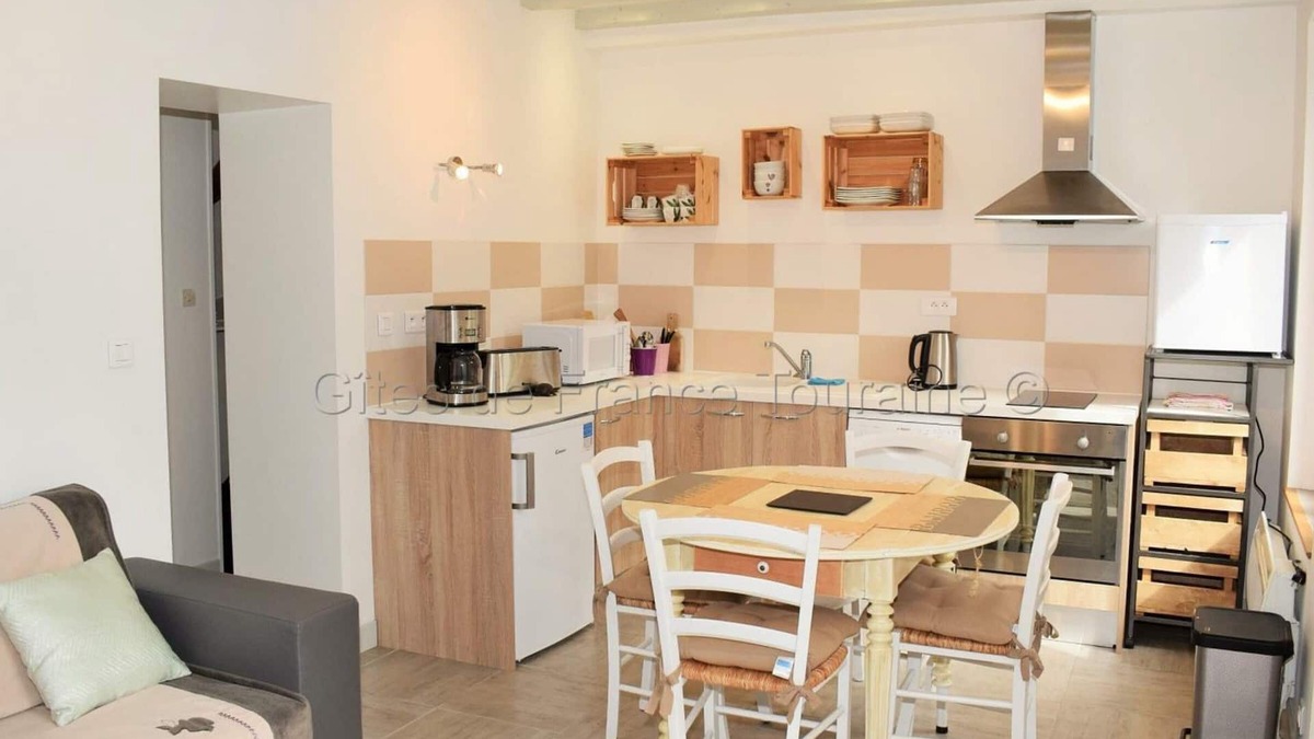 Limeray Cottage | Charming Cottage with Terrace in Loire Valley - Near Castles, Bike Trails, and Wine Tasting