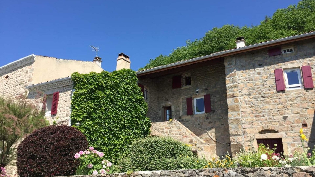 Veranne Cottage | Charming cottage with wood stove, terrace and garden, hiking trails, 1 bedroom + loft