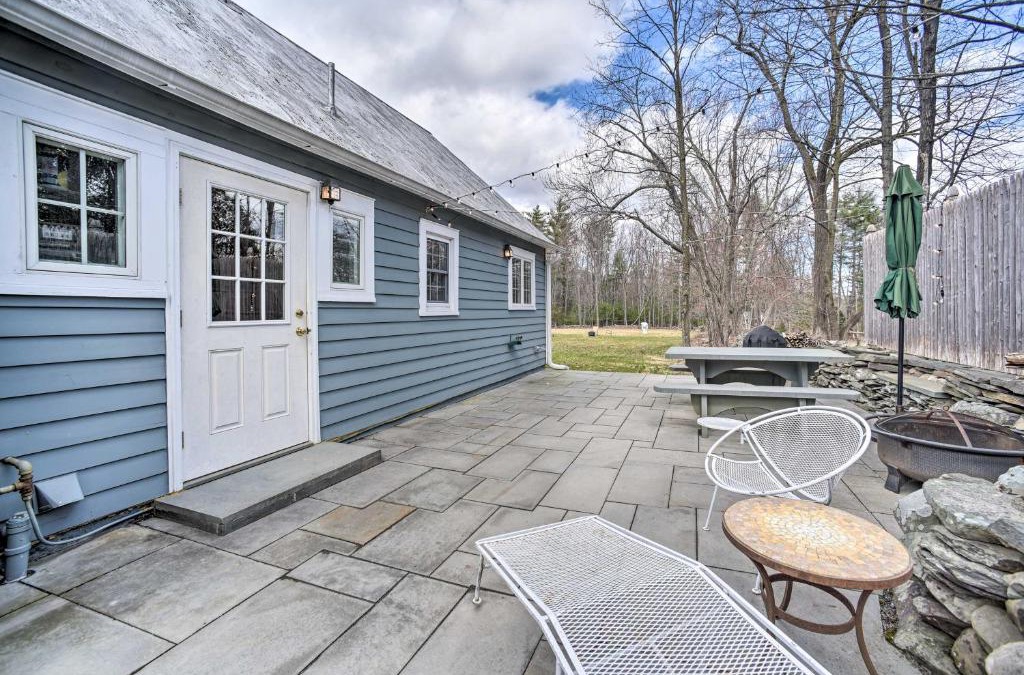 West Hurley House | Charming Cottage with Yard - 2 Mi to Tinker St!