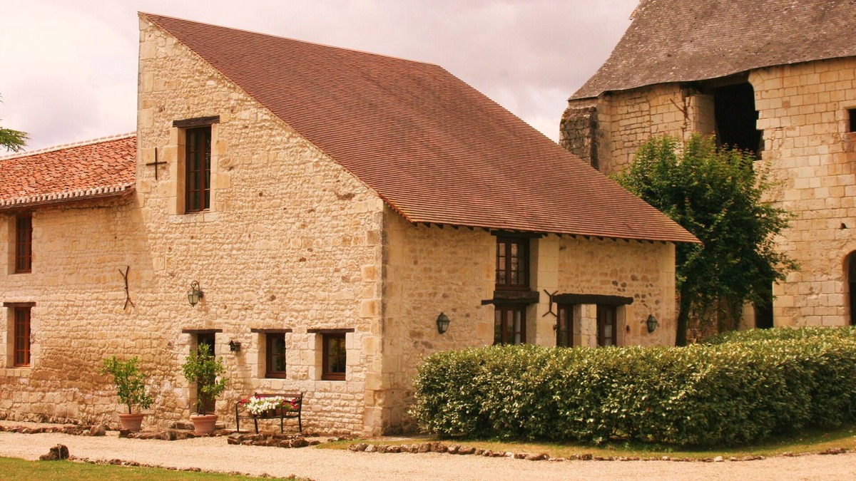 Luze House | Charming cottages on historical site 12th century