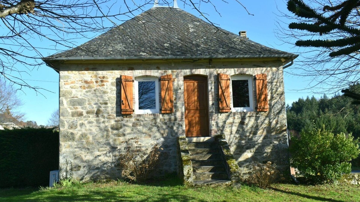 Gimel-les-Cascades House | Charming country house