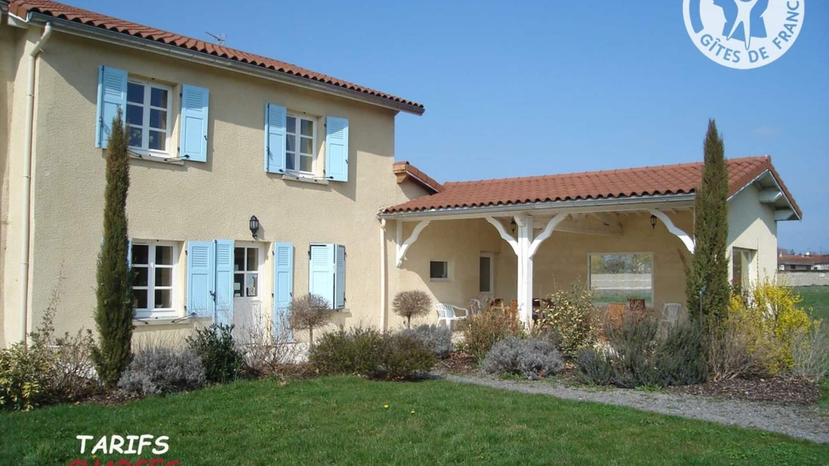 Chalain-le-Comtal Cottage | Charming Countryside House with Large Pool, Terrace & Modern Amenities in Chalain-le-Comtal