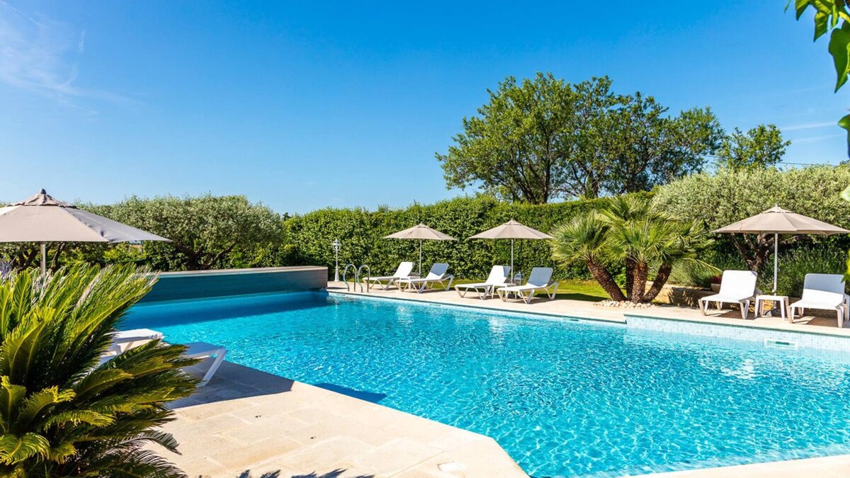 Crillon-le-Brave House | Charming countryside house with heated swimming pool at the foot of the Mont Ven