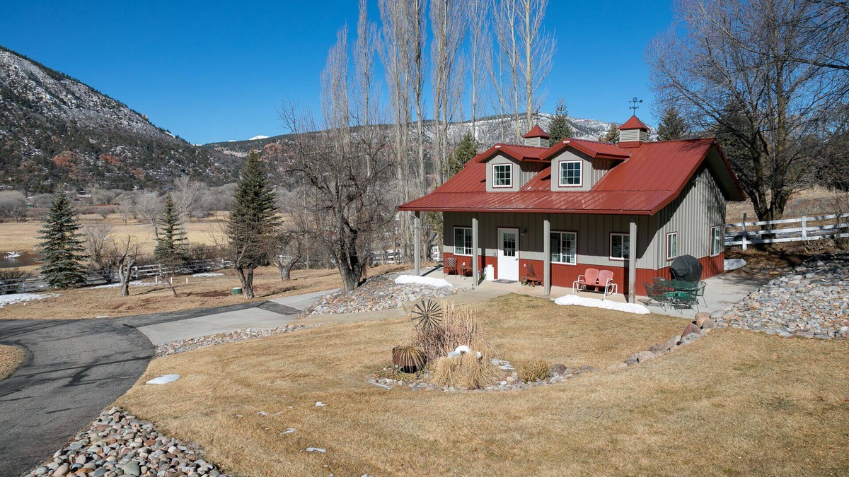 Durango House | Charming Country Barn in the Animas River Valley