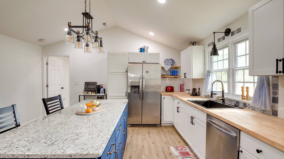 Goodspring Cottage | Charming Country Cottage in Goodspring!