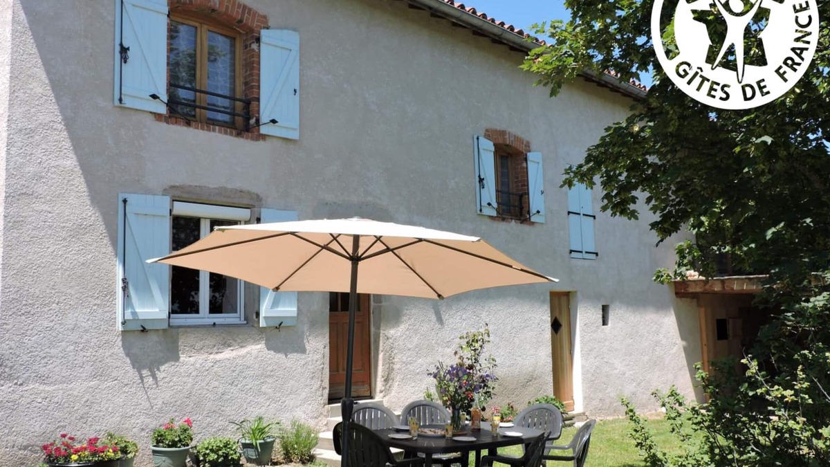 Pralong Cottage | Charming Country Cottage with Modern Amenities & Garden, Near Montbrison