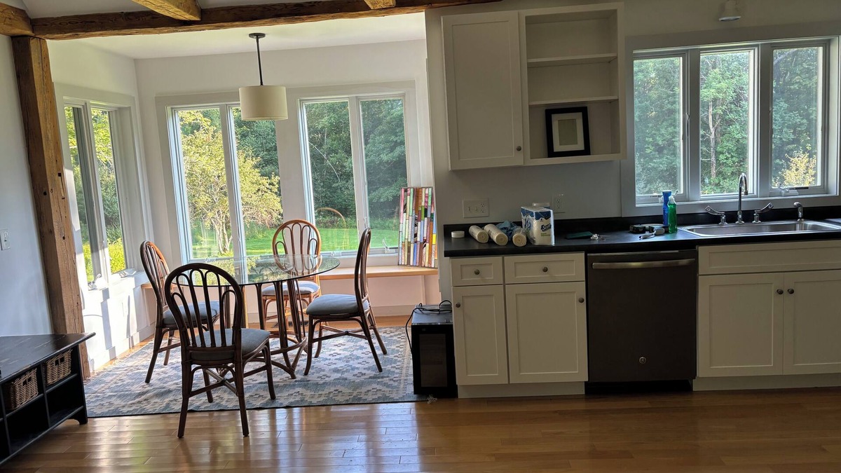 Nelson House | Charming country guest house with 1 bedroom and loft, WiFi, AC in lovely Nelson