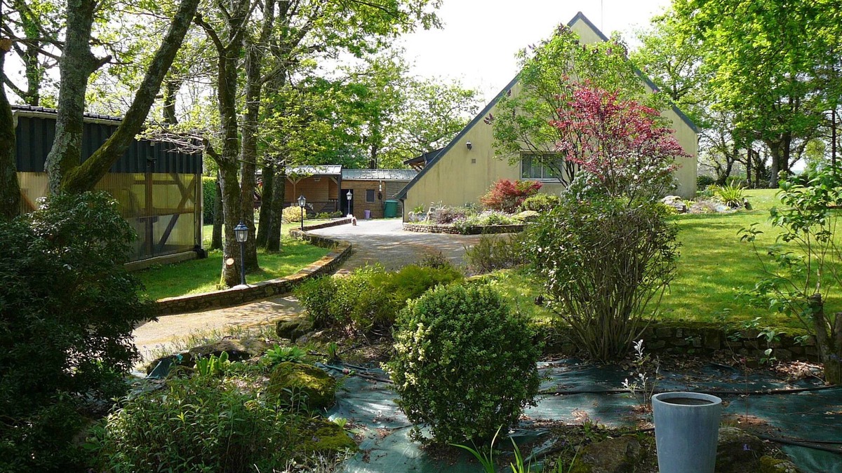 Plogonnec Villa | Charming country home