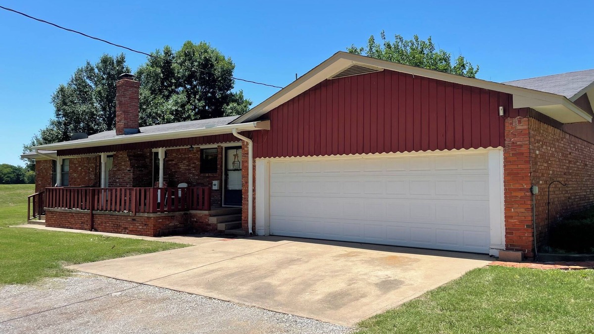 Elgin House | Charming country home with WiFi, AC in marvelous Elgin