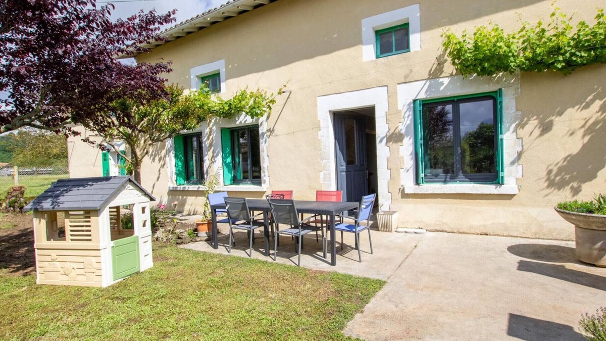 Sourzac Cottage | Charming Country House with Garden, Fireplace, and Modern Amenities in Peaceful Dordogne Location