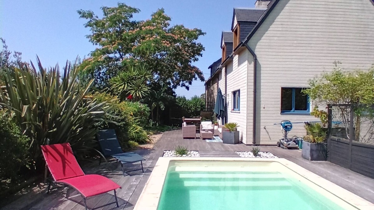 Vannes House | Charming country house with swimming pool in Vannes for family vacations
