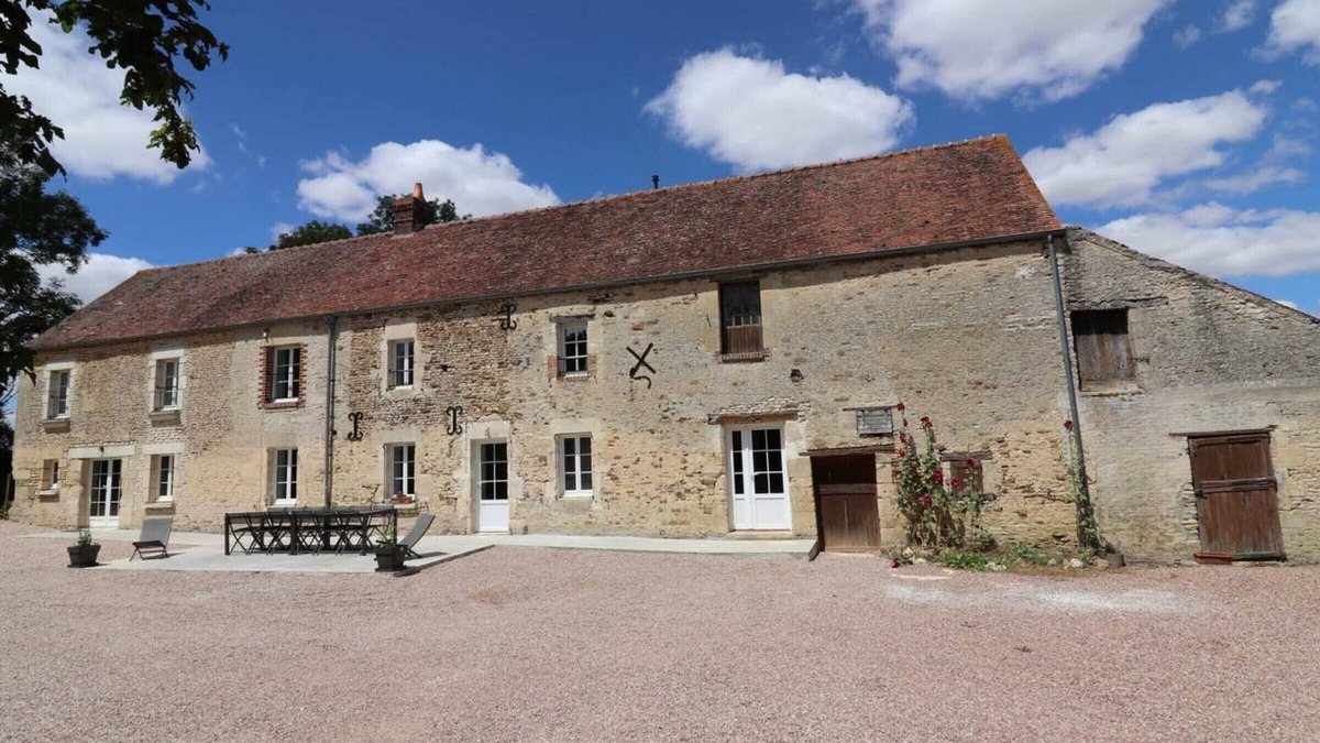 Merri Cottage | Charming country house with garden, game room, WiFi, and modern amenities near village shops