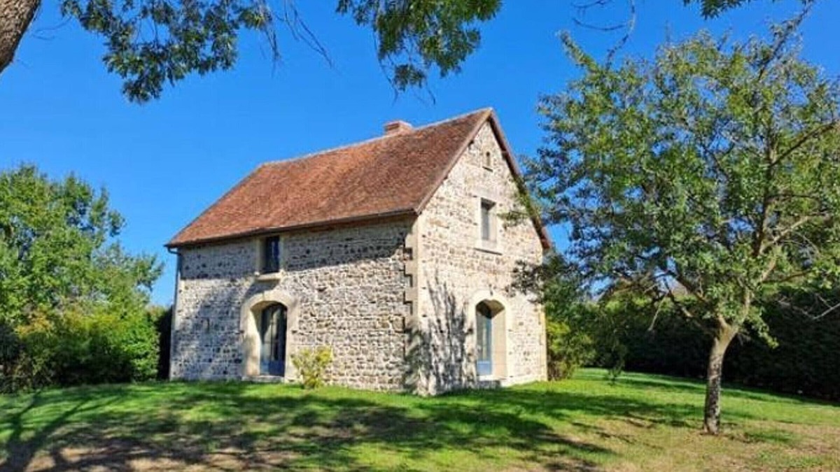 Autry-Issards Cottage | Charming Countryside House with Garden, Terrace, Fireplace & Horse Accommodations