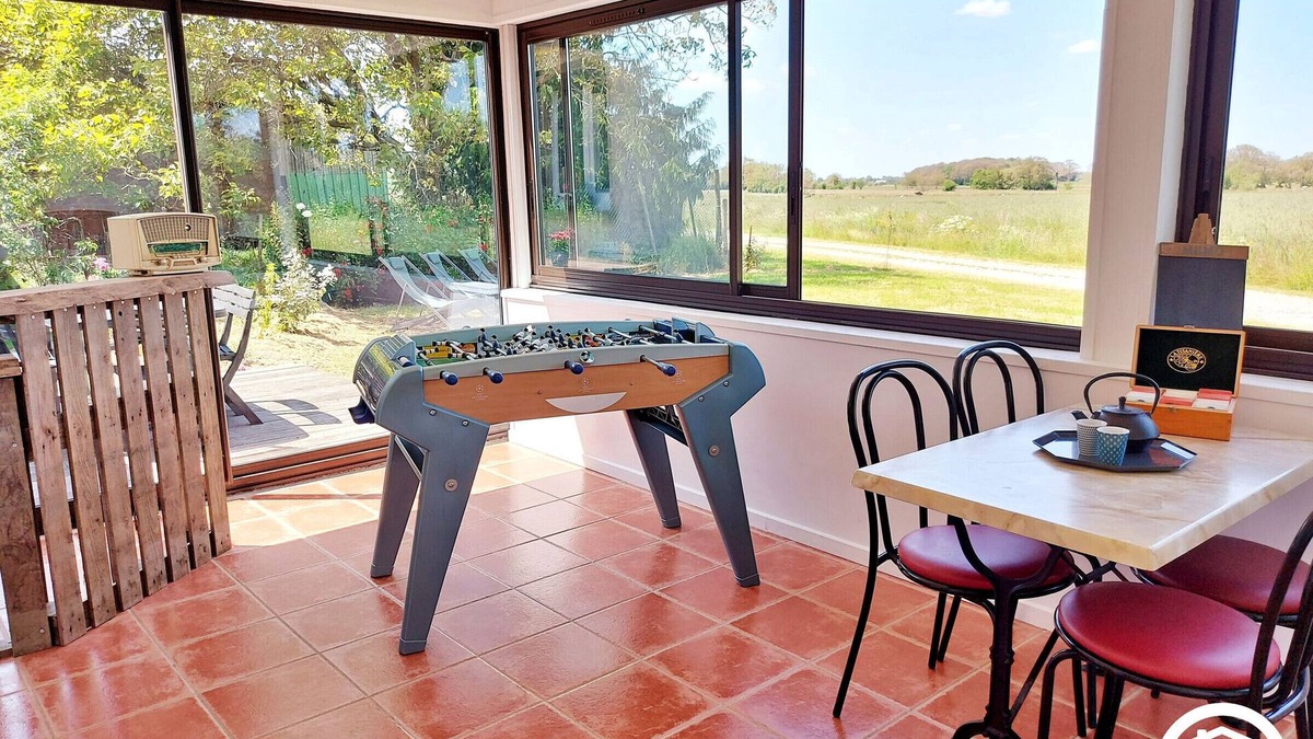 Saint-Erblon Cottage | Charming Countryside Retreat with Modern Amenities, Babyfoot, and Nearby Leisure Activities