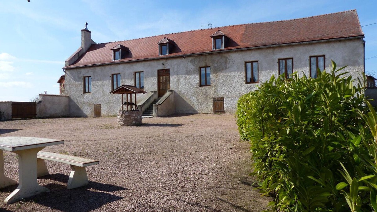Arfeuilles Cottage | Charming Countryside Cottage with Fireplace, Close to Vichy, Ideal for Hikers and Nature Lovers