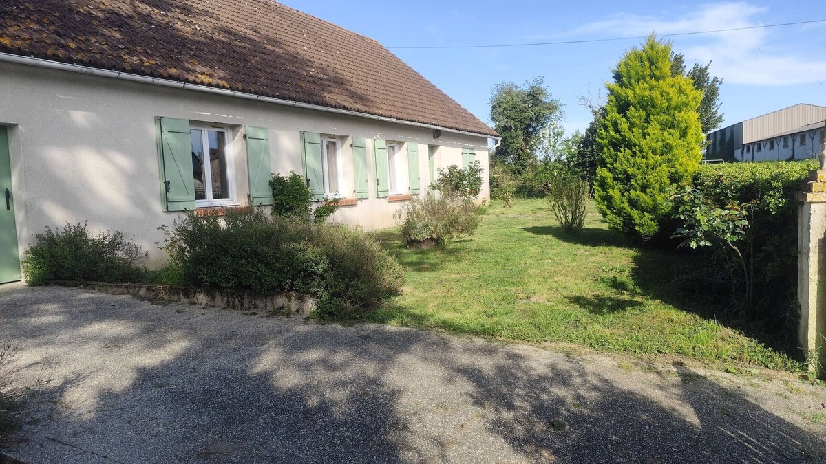 Arthon Cottage | Charming Countryside Getaway: Spacious Home with Private Garden and Easy Access to Local Attractions