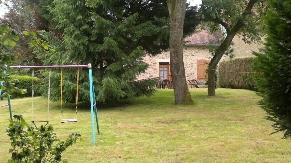 Orsennes Cottage | Charming Countryside Home with Garden Near Eguzon Lake & Gargilesse-Dampierre