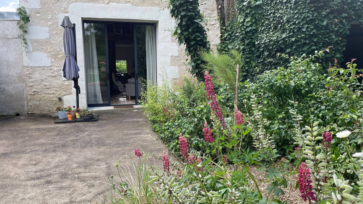 Mayet Cottage | Charming Countryside Retreat Near 24H Circuit and Loire Castles, Perfect for Nature Enthusiasts