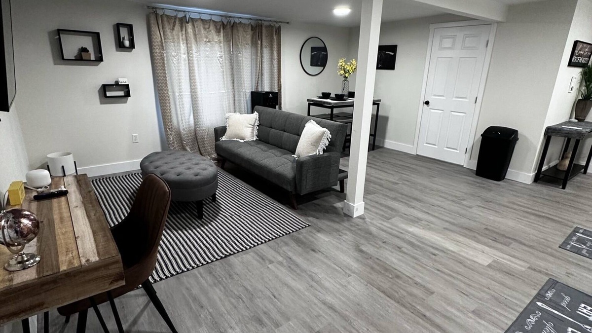 Yucaipa House | Charming Cozy 1 Bedroom Duplex