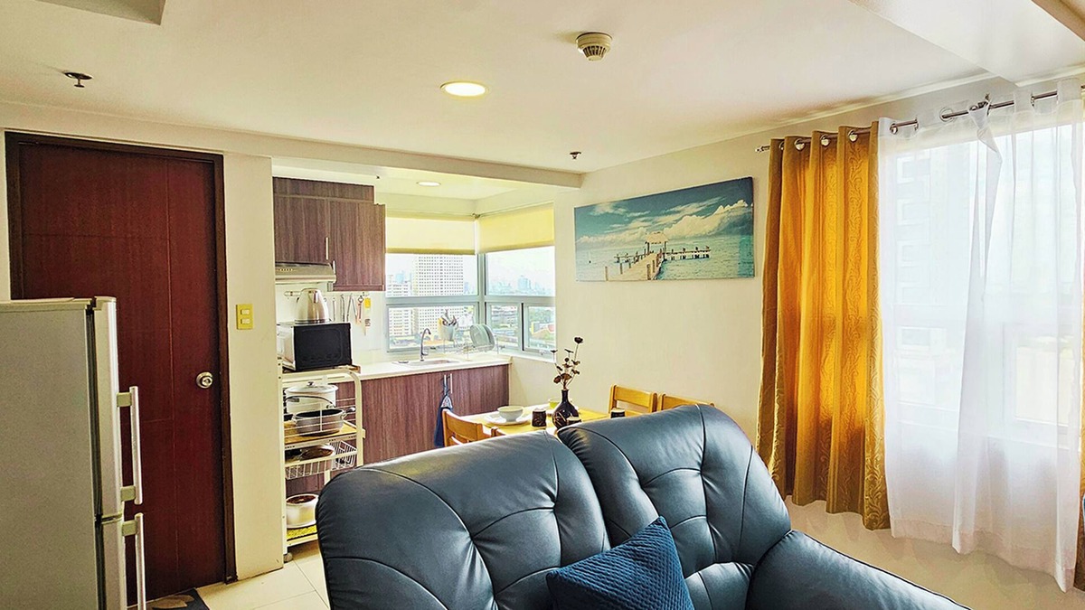 Valencia Hotel | Charming & Cozy 3-bedroom with WiFi in Quezon City
