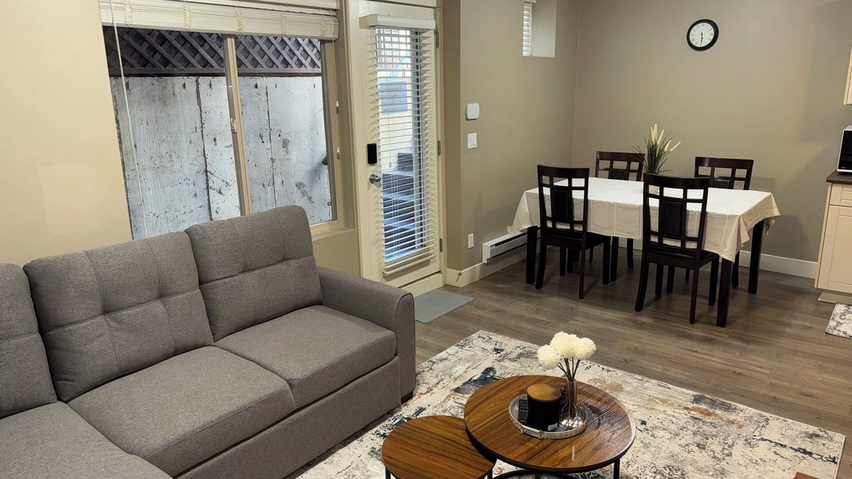 Walnut Grove House | Charming & Cozy Retreat in Walnut Grove – Your Perfect Home Away from Home!