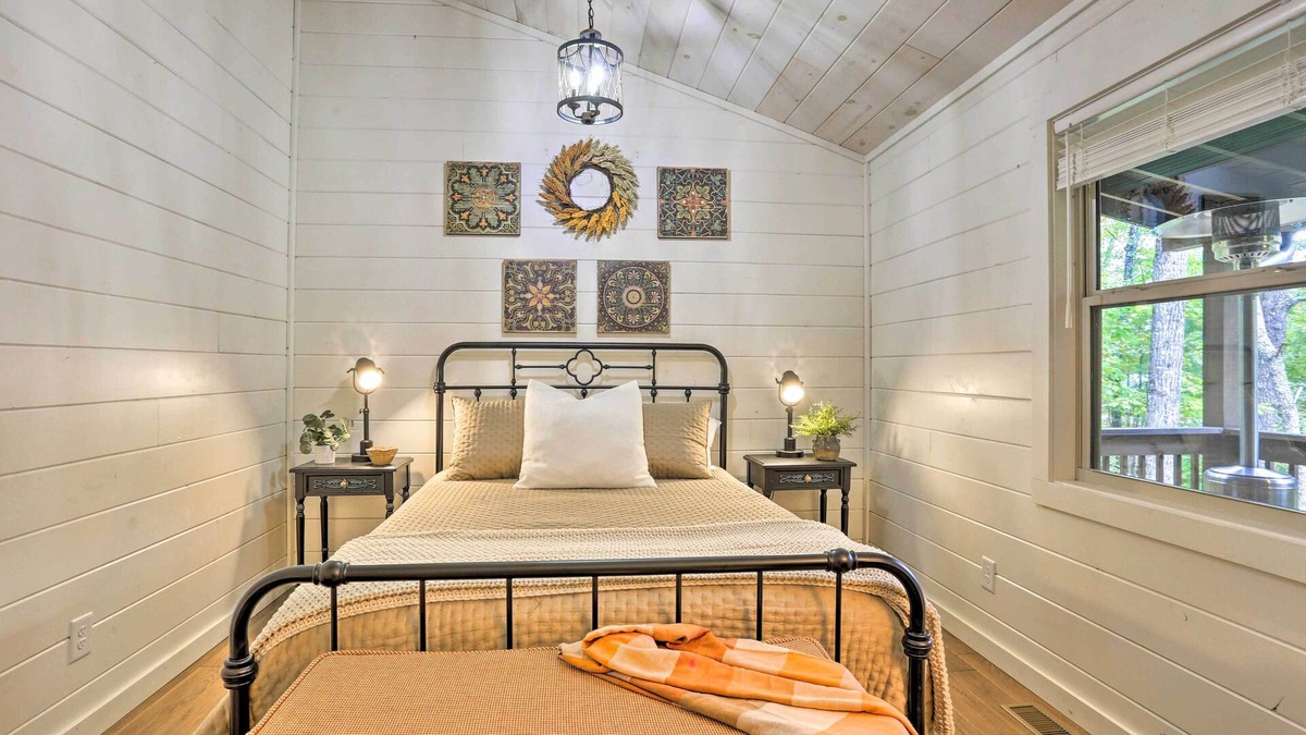 Murphy Cabin | Charming, cozy cabin nestled in a small community of cabins in a wooded setting.