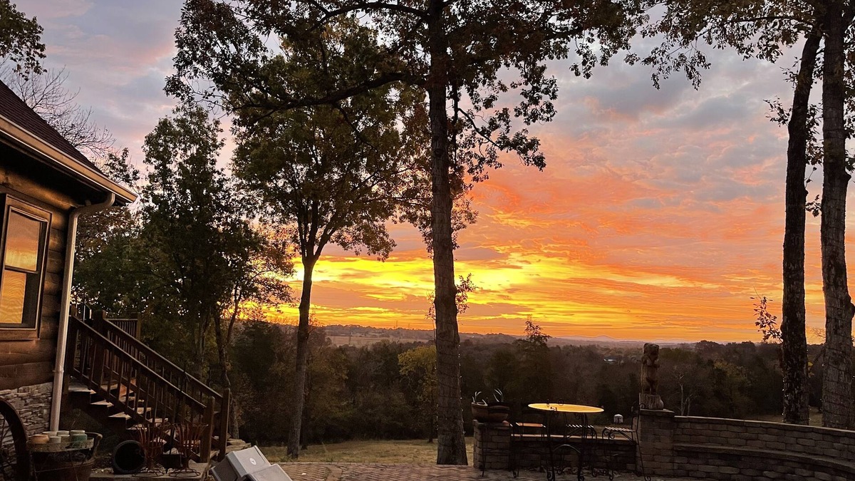 Lebanon Cabin | Charming Cozy Cabin Studio Close to Nashville with Great Tennessee Views