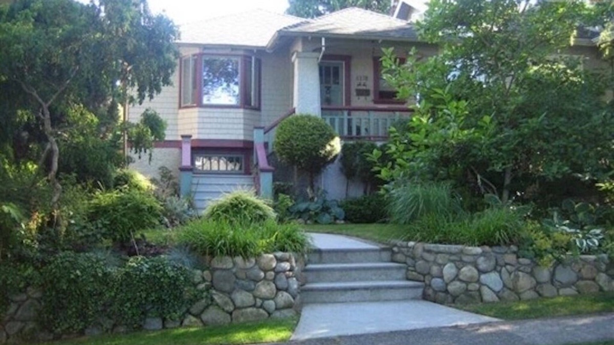 West Point Grey House | Charming & Cozy Character Home in Lovely Point Grey close to UBC and Downtown