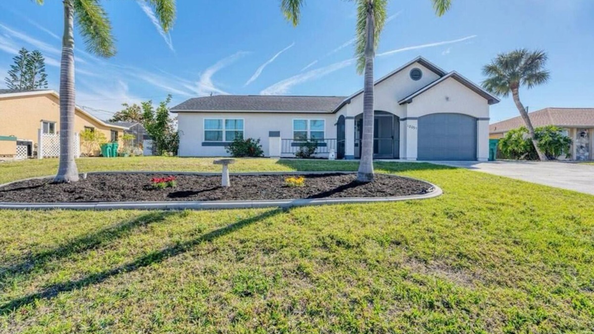 Port Charlotte House | Charming Cozy Heated Pool House in Port Charlotte