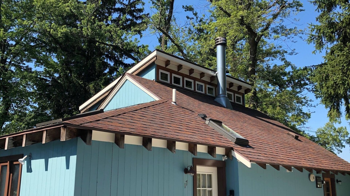 New Buffalo House | Charming & cozy in-town retreat in the heart of New Buffalo