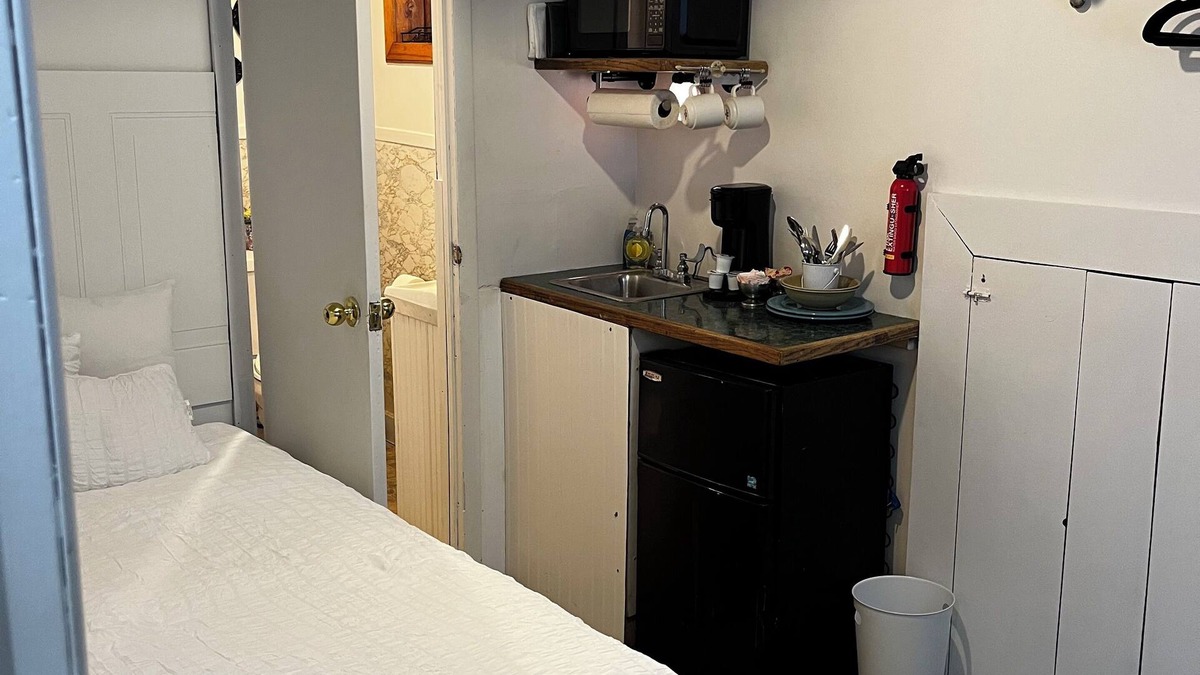 Marietta Apartment | Charming cozy studio with WiFi in lovely Marietta, NY