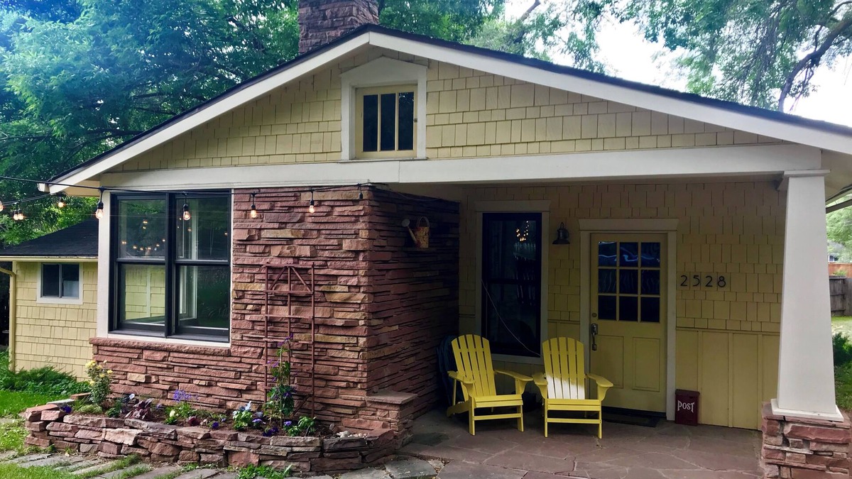 Whittier House | Charming Craftsman 2-bedroom bungalow, downtown but private