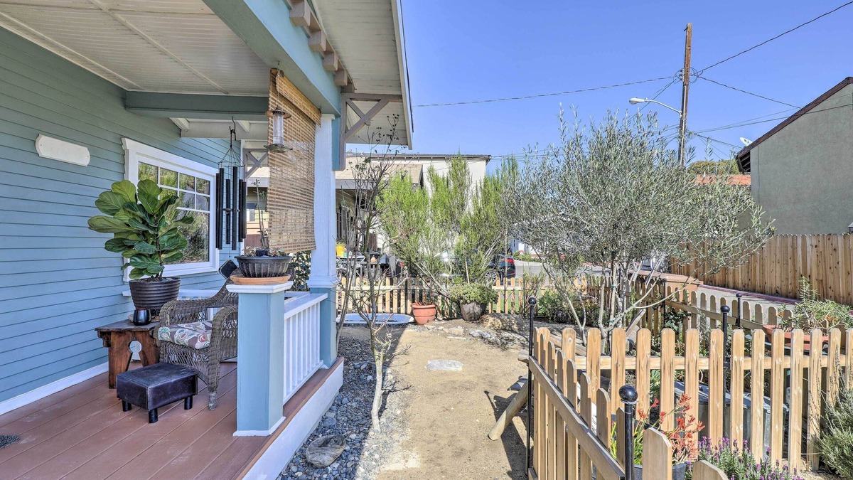 Fullerton Cottage | Charming Craftsman Bungalow With Garden & Hot Tub!