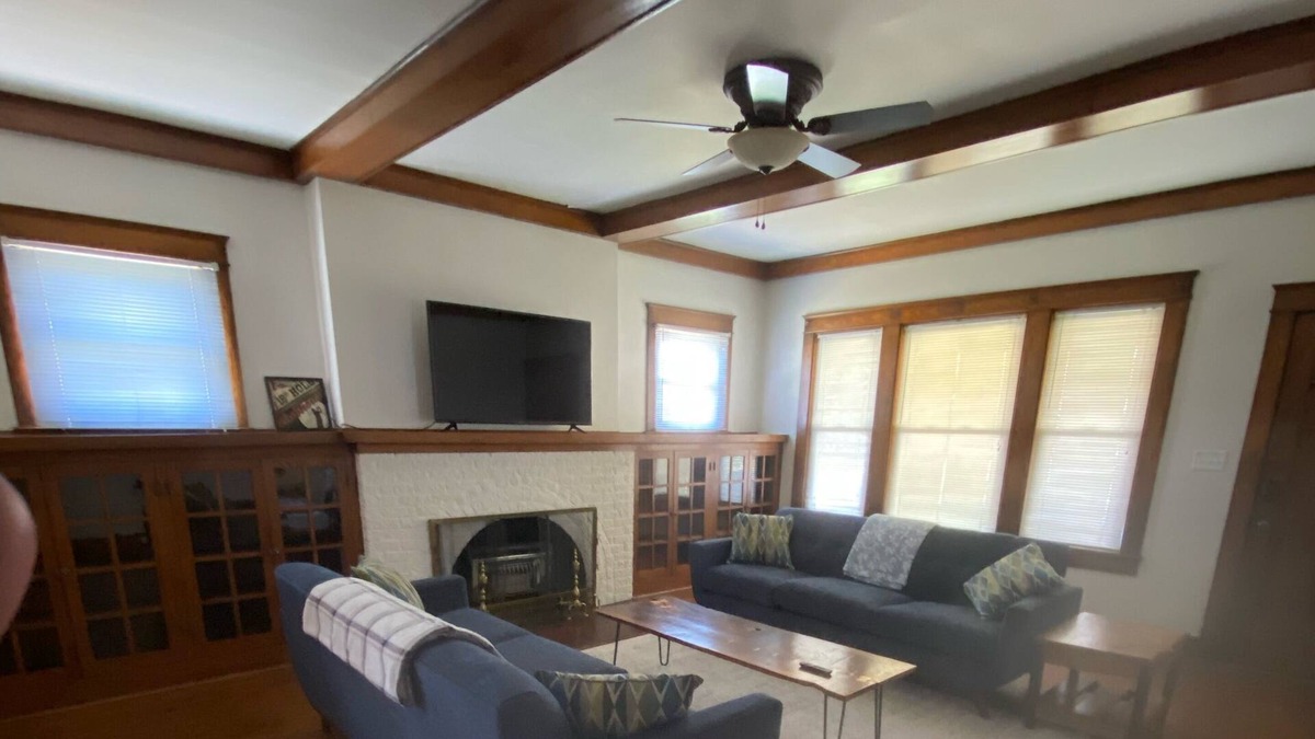Middlesboro House | Charming Crater City Craftsman, close to hiking, golf, utv trails, lake, airport